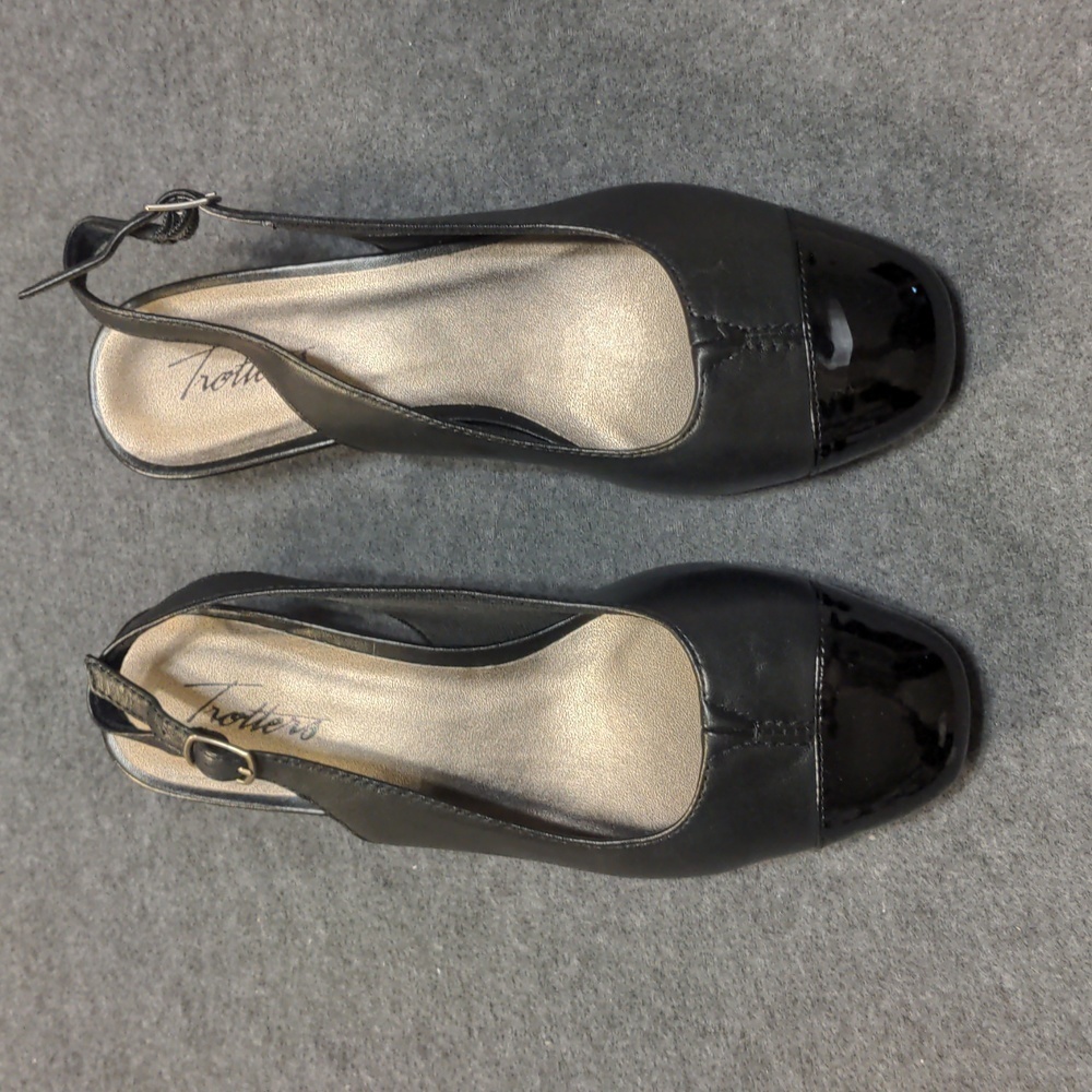 Trotters Dea T7001-007 Slingback Pump, Women's Size 7 WW, Black NWB